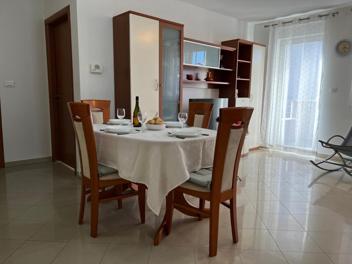 Apartman Ruza Apartment พูลา ภายนอก รูปภาพ
