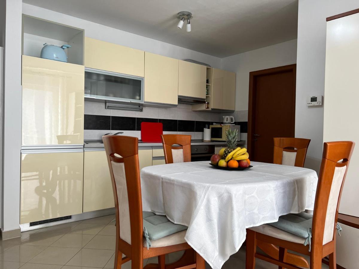 Apartman Ruza Apartment พูลา ภายนอก รูปภาพ