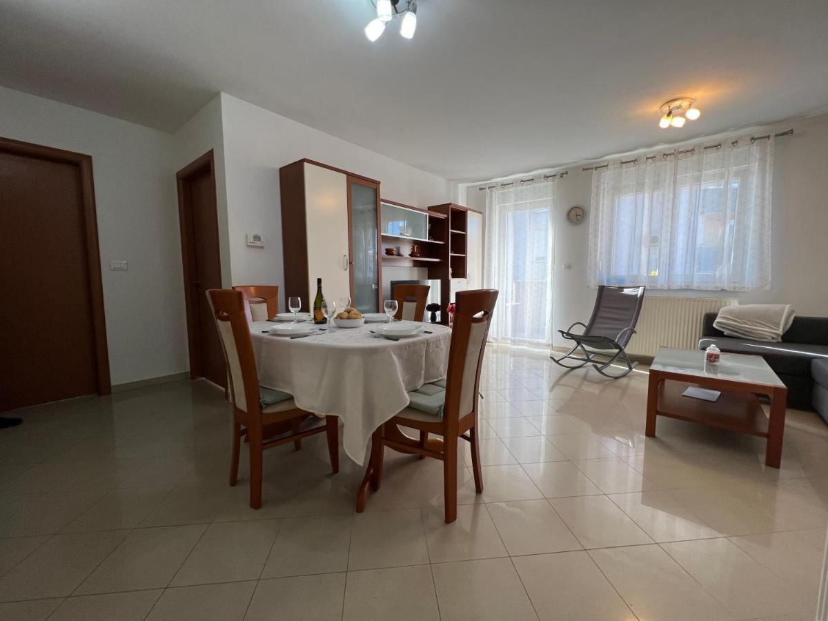 Apartman Ruza Apartment พูลา ภายนอก รูปภาพ