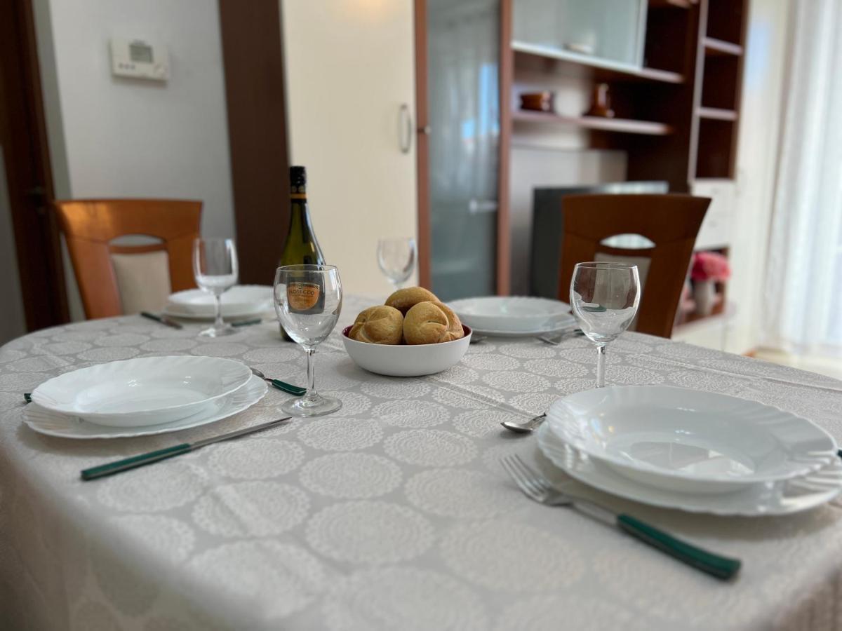 Apartman Ruza Apartment พูลา ภายนอก รูปภาพ